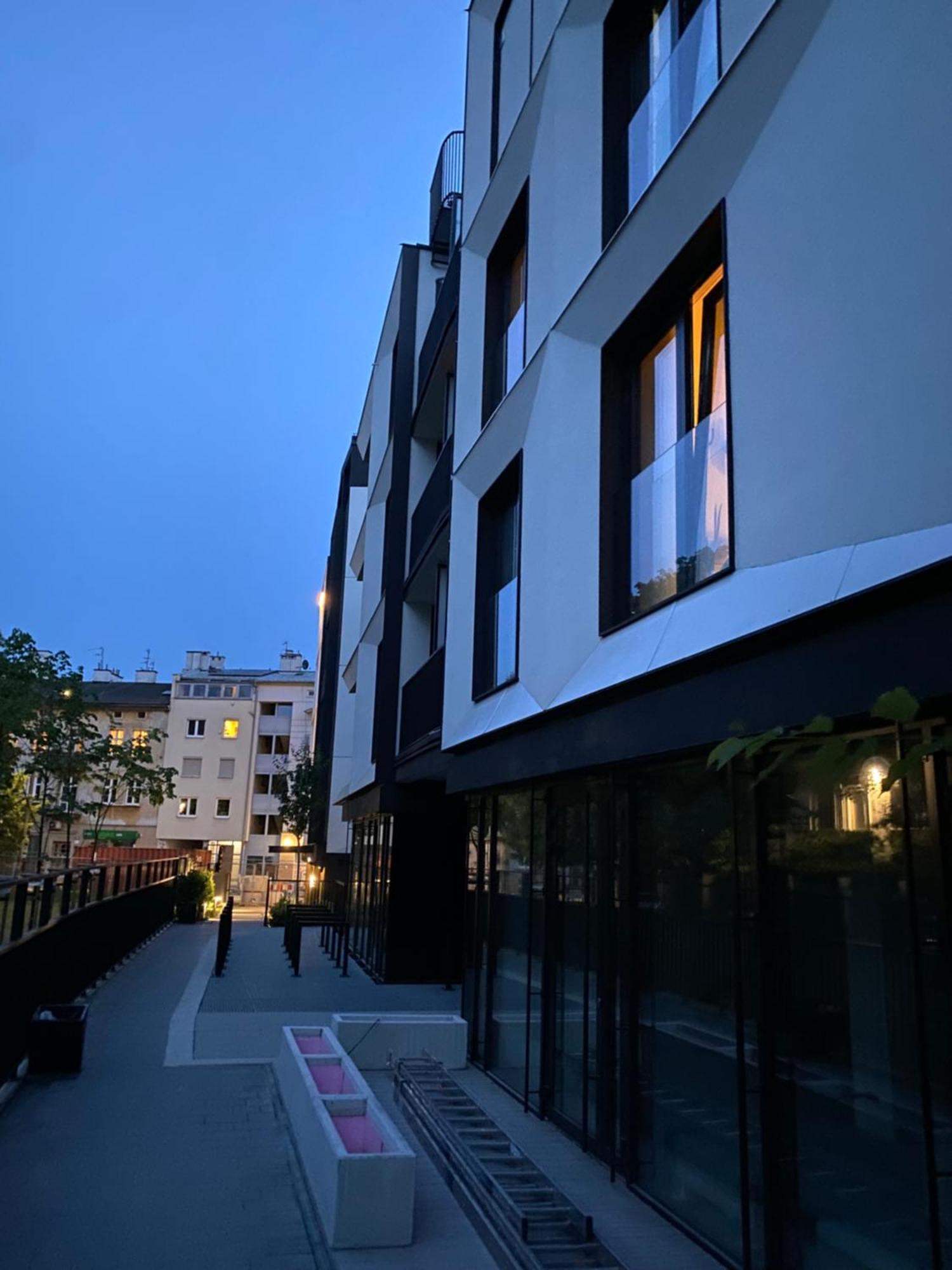 Lux Stays By Torres At K39 كراكوفيا المظهر الخارجي الصورة