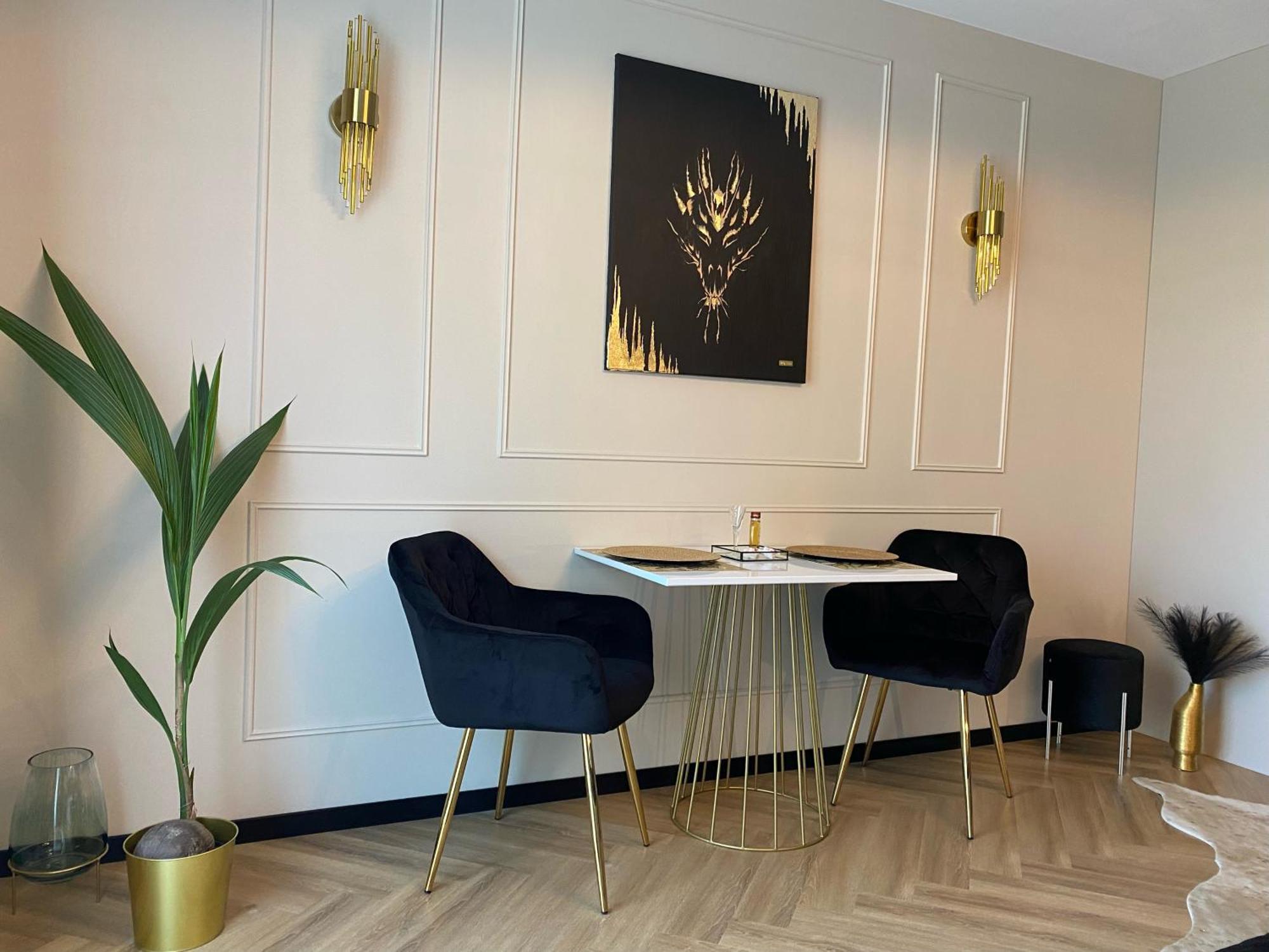 Lux Stays By Torres At K39 كراكوفيا المظهر الخارجي الصورة