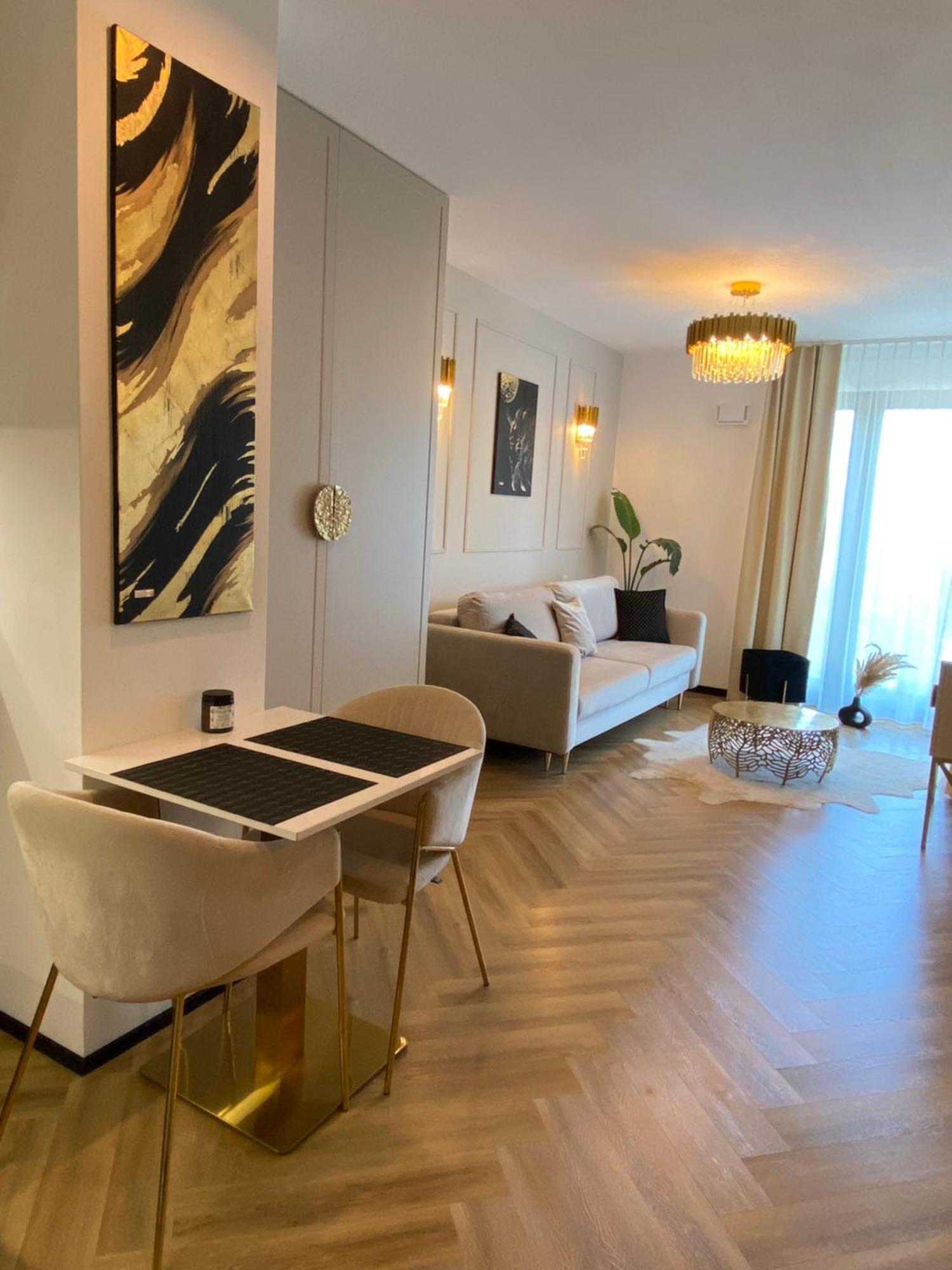 Lux Stays By Torres At K39 كراكوفيا المظهر الخارجي الصورة